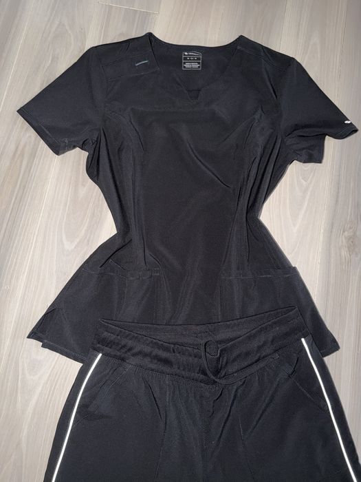 Женский коcтюм Cherokee Infinity черный М