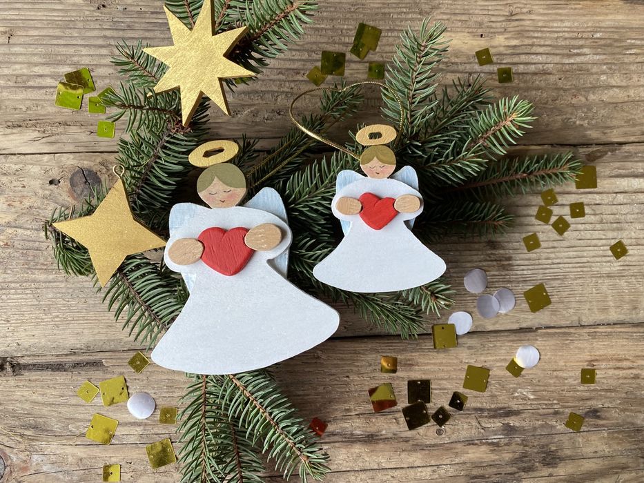 Новорічні дерев‘яні іграшки на ялинку