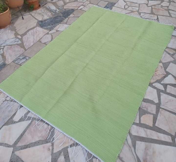 2 carpetes grandes dimensões