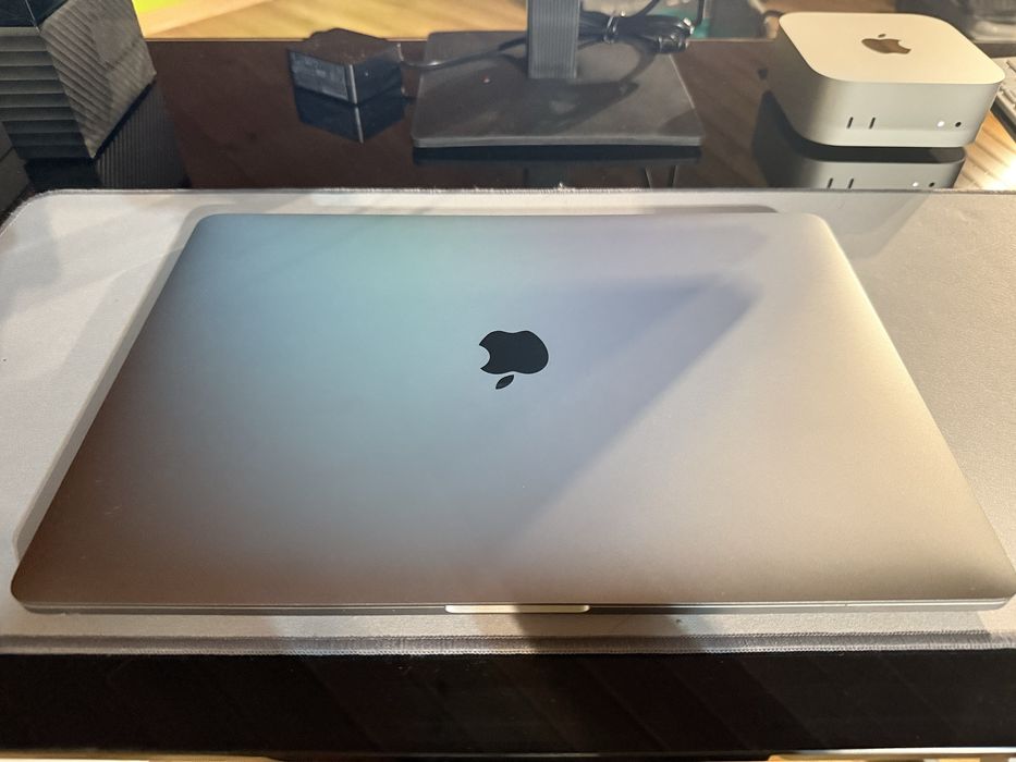 Macbook Pro 15 2018 i9