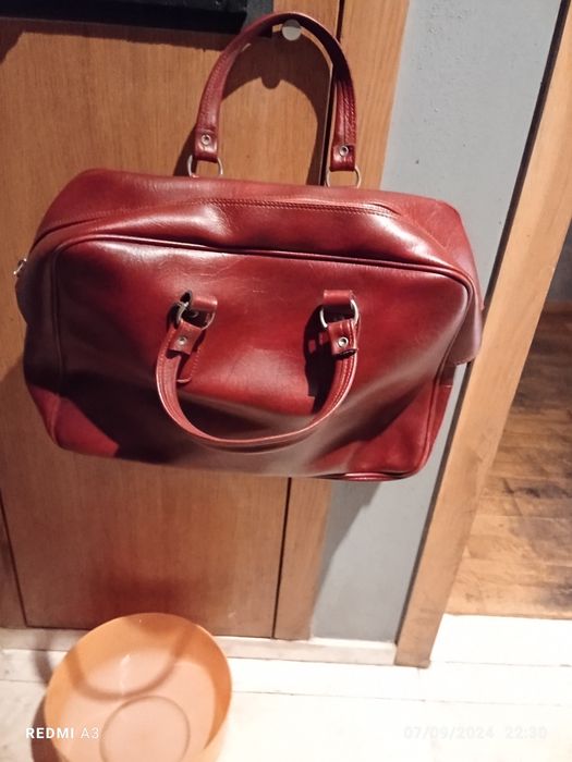 Bolsa grande em cabedal