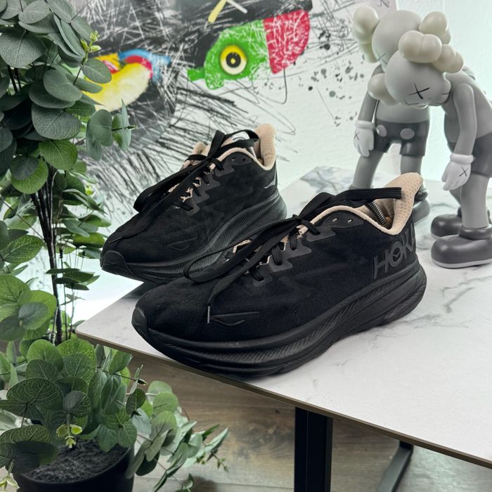 Кросівки Hoka Clifton 9 44 розмір Е6379