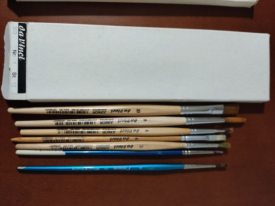 Tintas e pincéis