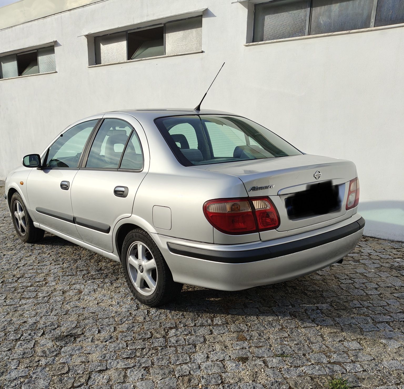 Nissan almera 1.5 de 2001