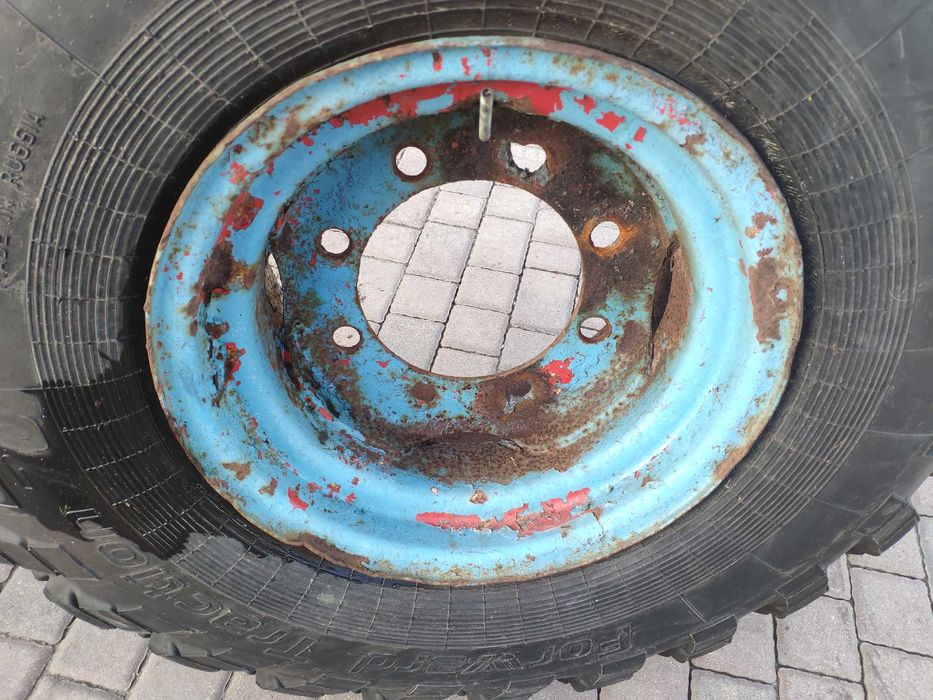 Koło opona opony felga 12,00-18 przyczepa 124F napędowa 8 otworów kost