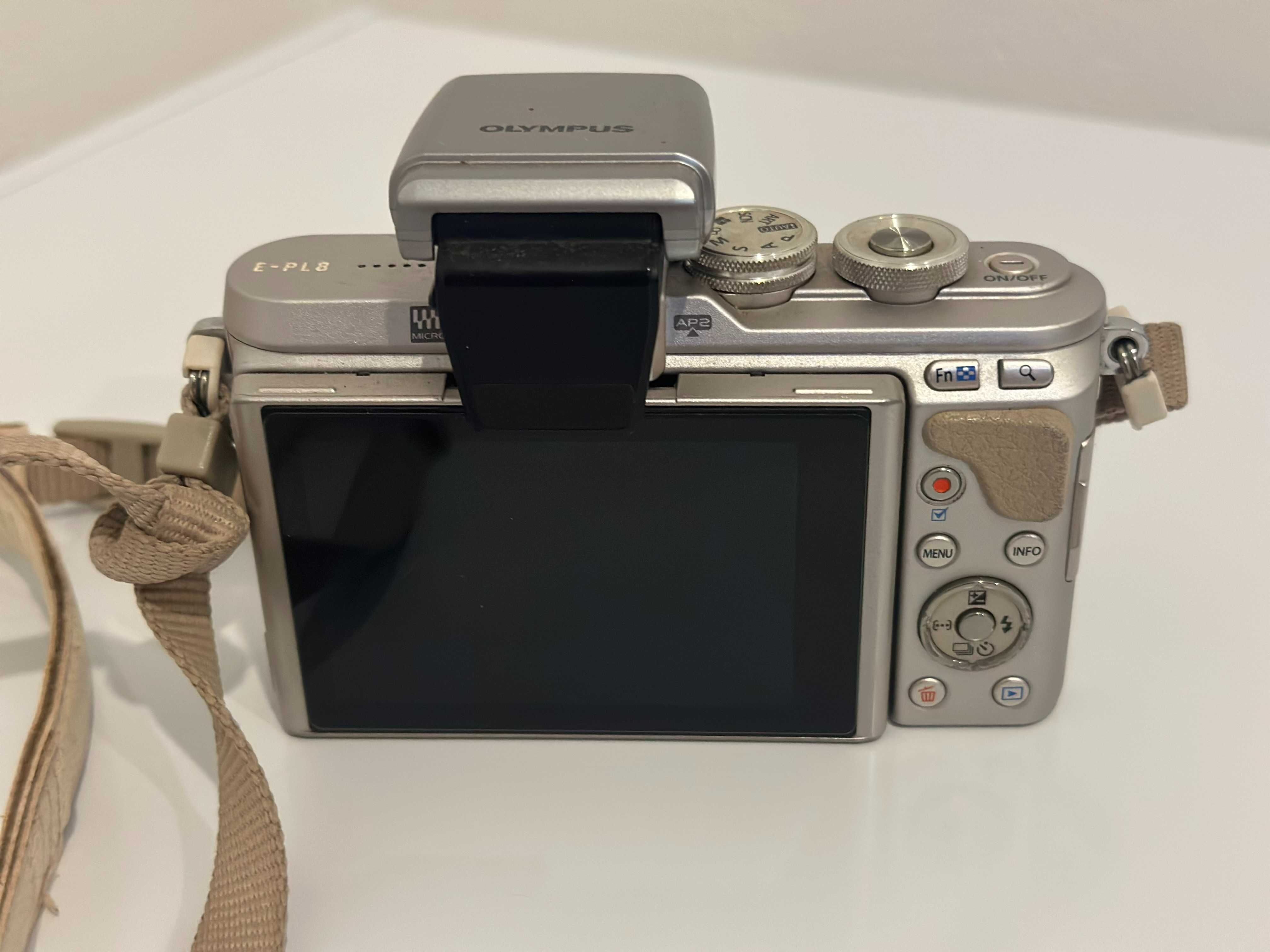 Olympus PEN E-PL8 Corpo (sem objectiva)