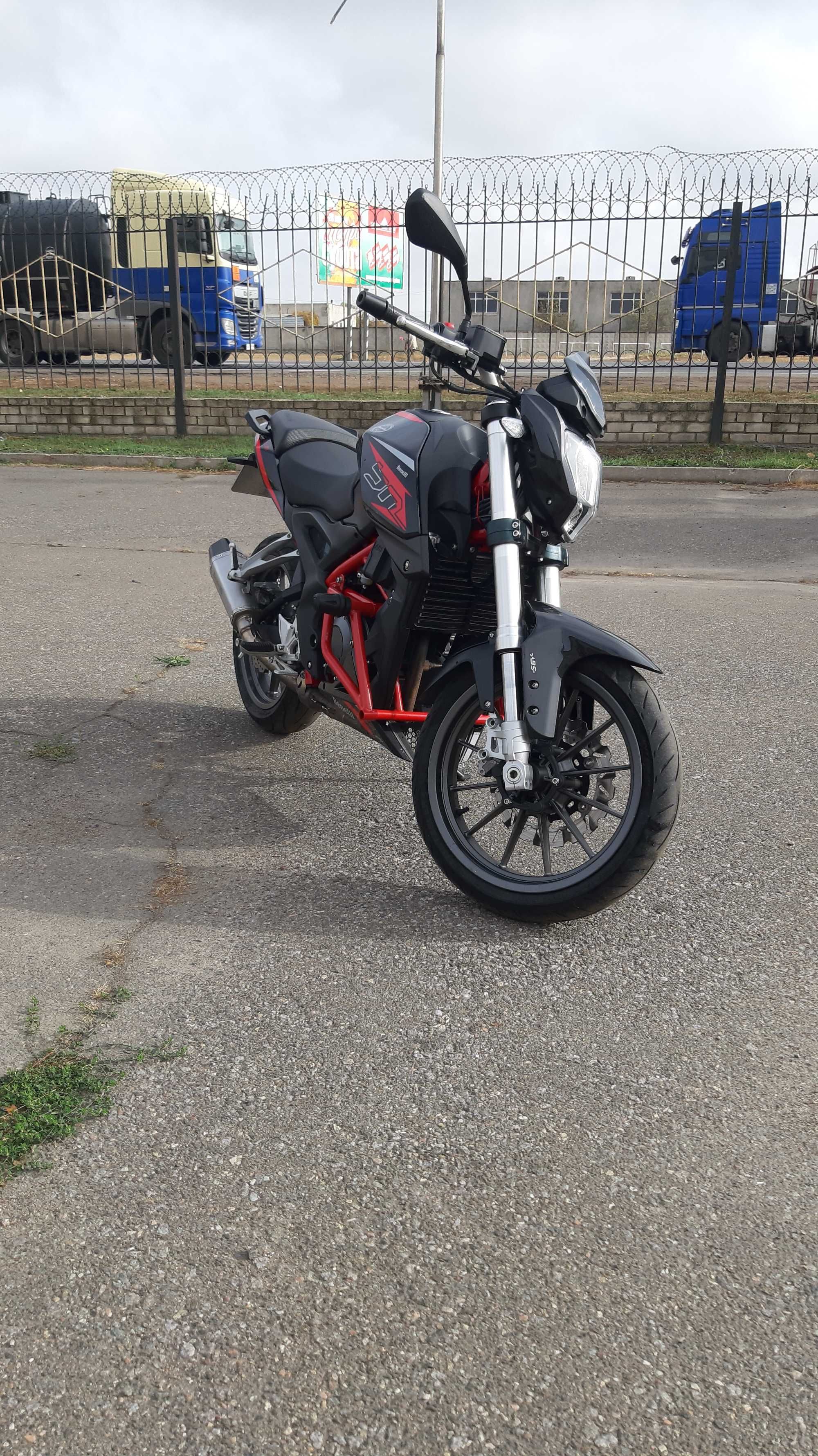 Продам мотоцикл Benelli BN251 ABS