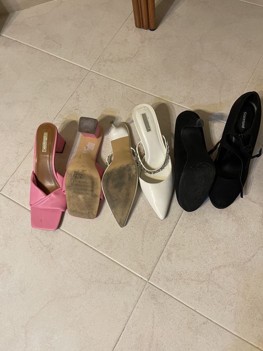 Tres pares de sapatos de senhora