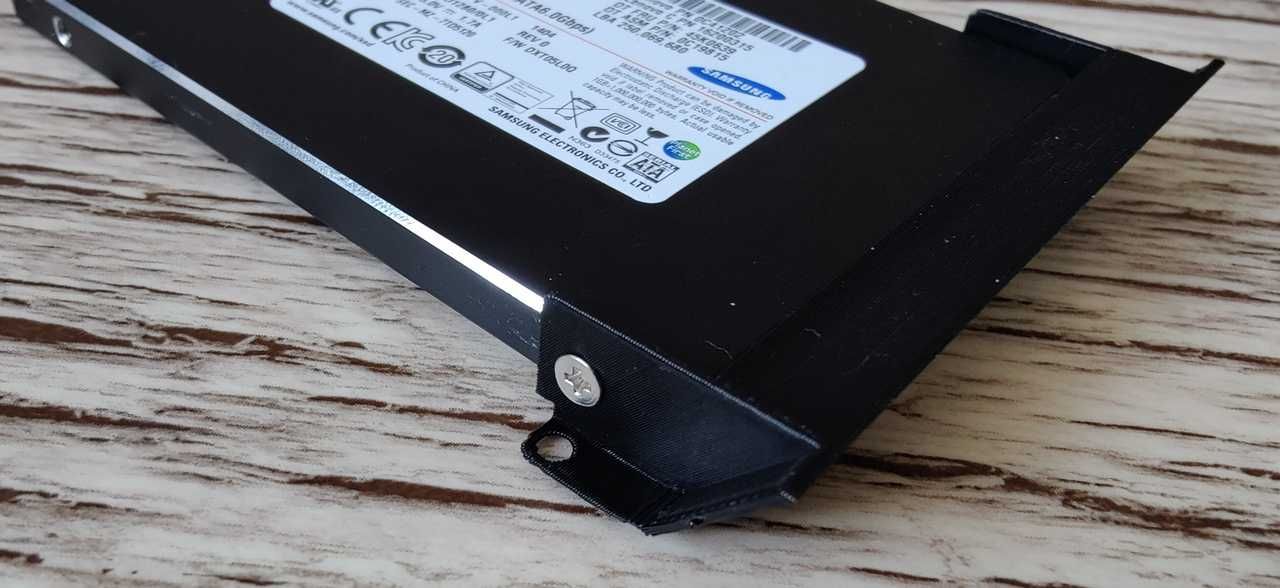 Zaślepka pokrywa dysku Dell Latitude E6530 E6430 + śrubka