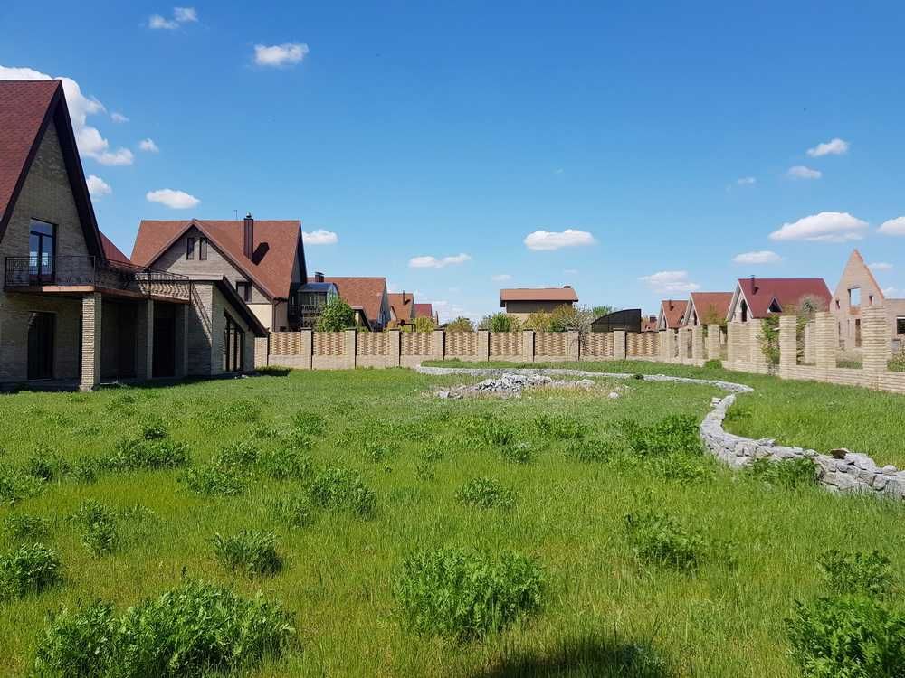 продам будинок 240 м. біля лісу у котеджному містечку