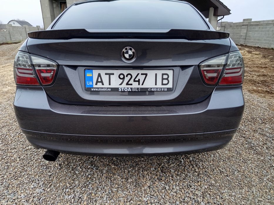 BMW E90 318I.2.0