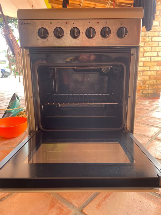 Fogão + forno (gás + Eletricidade) marca Meireles, 4 fontes de calor
