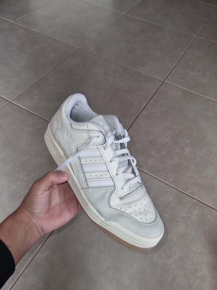 Adidas forum  44