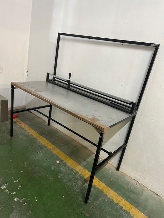 Stół do pakowania paczek