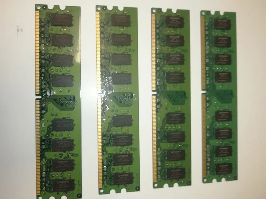 Módulos memória Kingston 2Gb DDR2 800