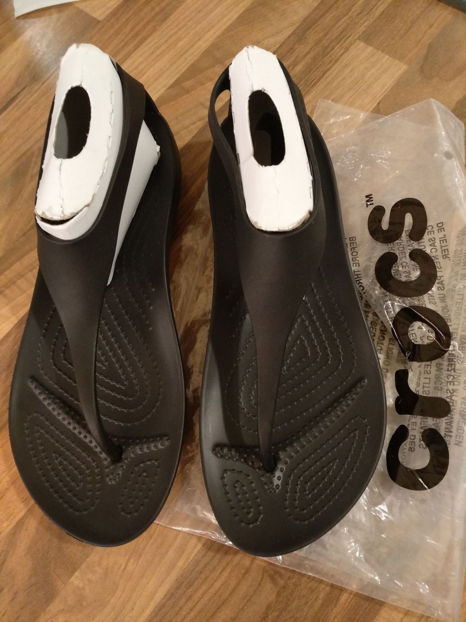 CROCS Serena Flip W9  39-40