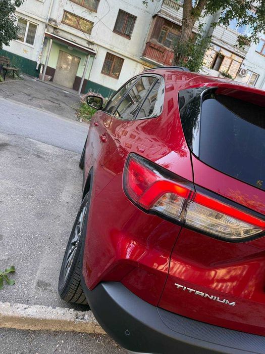 Ford Escape 2019 Titanium Hybrid 2.5L