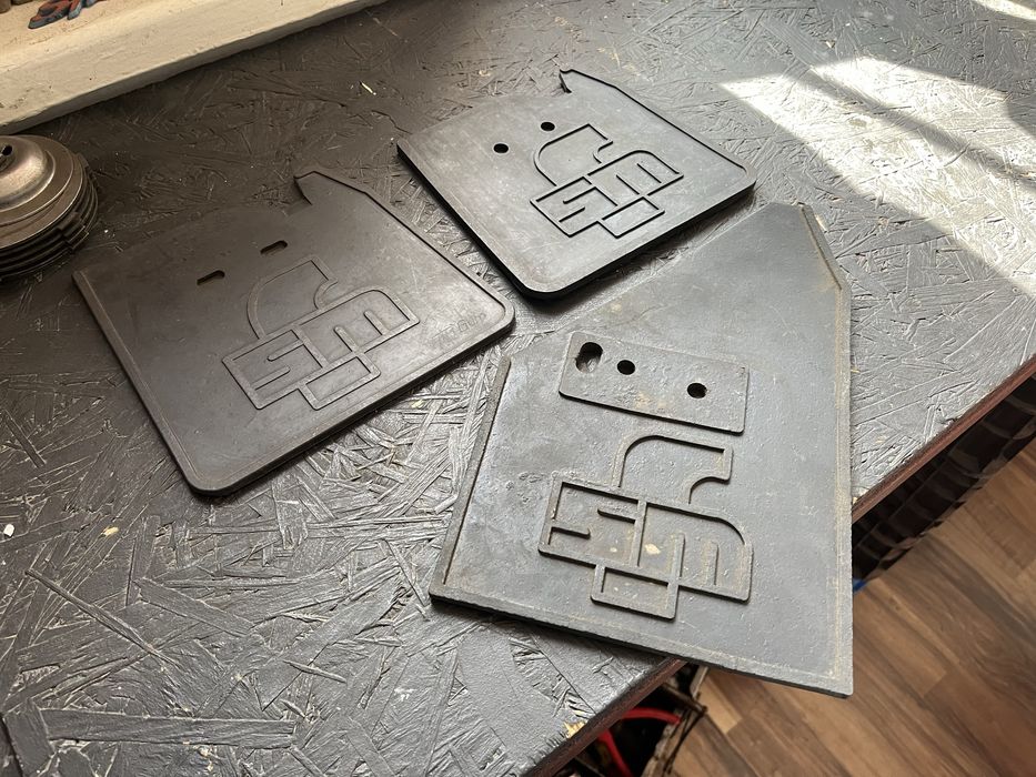 Fiat 126p ST FL chlapacze blotochrony oryg slask