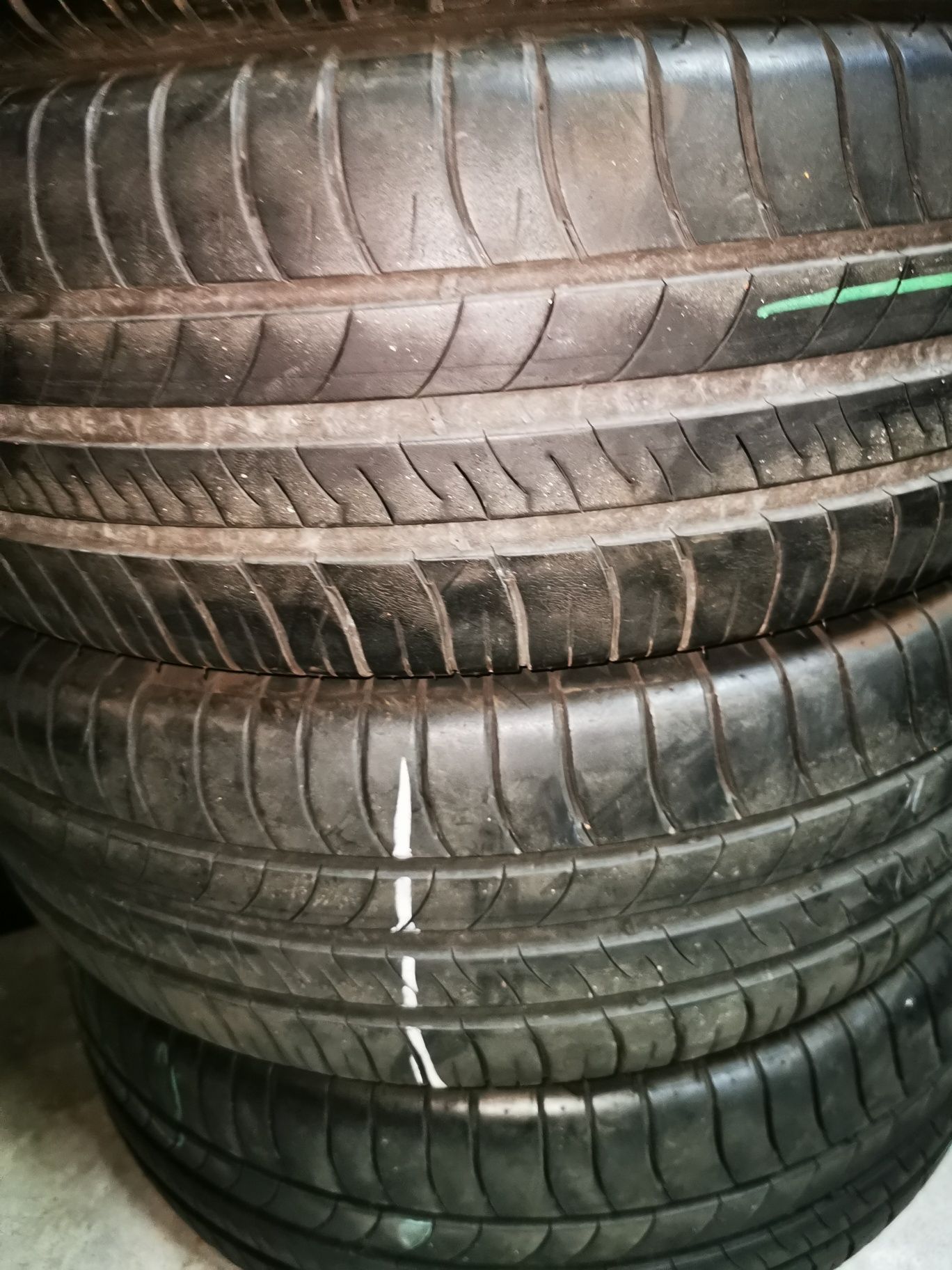 205 60R16 Michelin