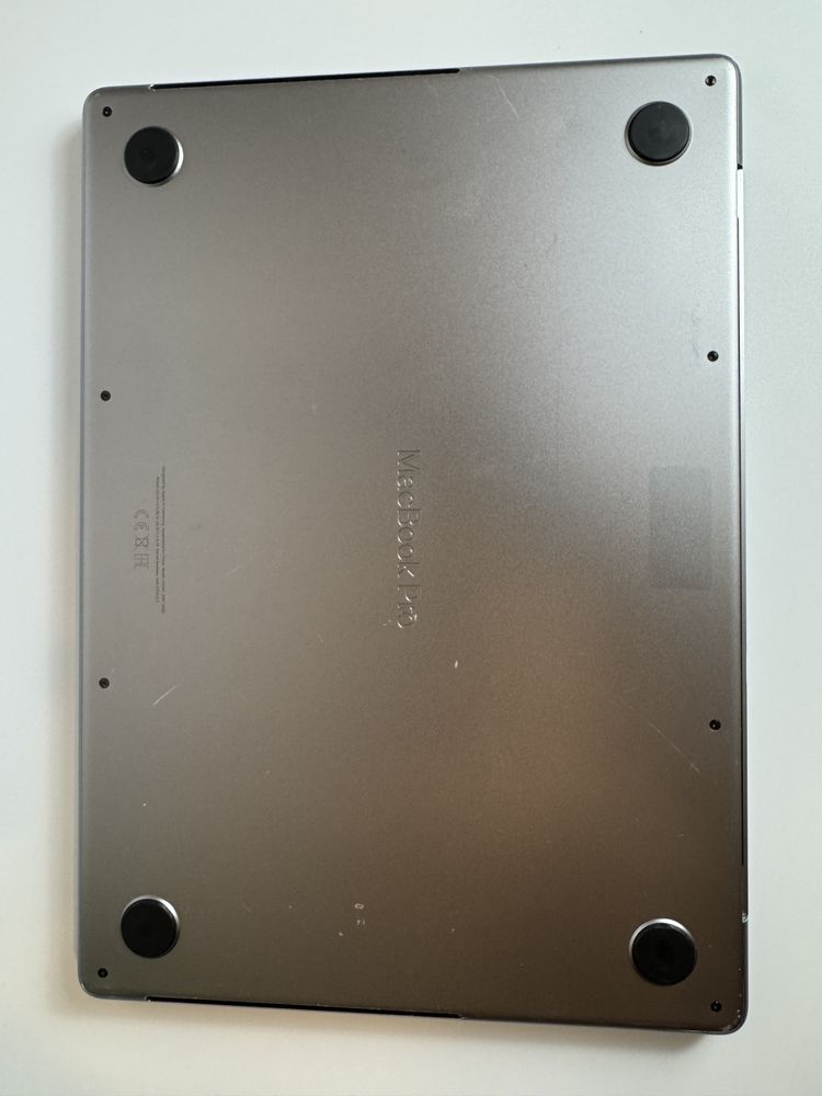 Apple MacBook Pro M1 14,2" A2442 | M1 Pro / 16GB RAM / 512GB SSD