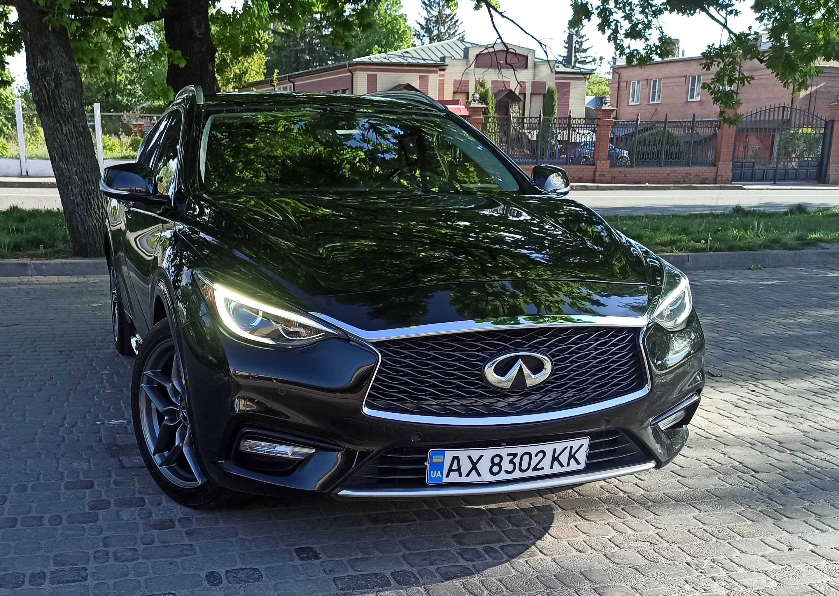 Продам Infiniti QX30