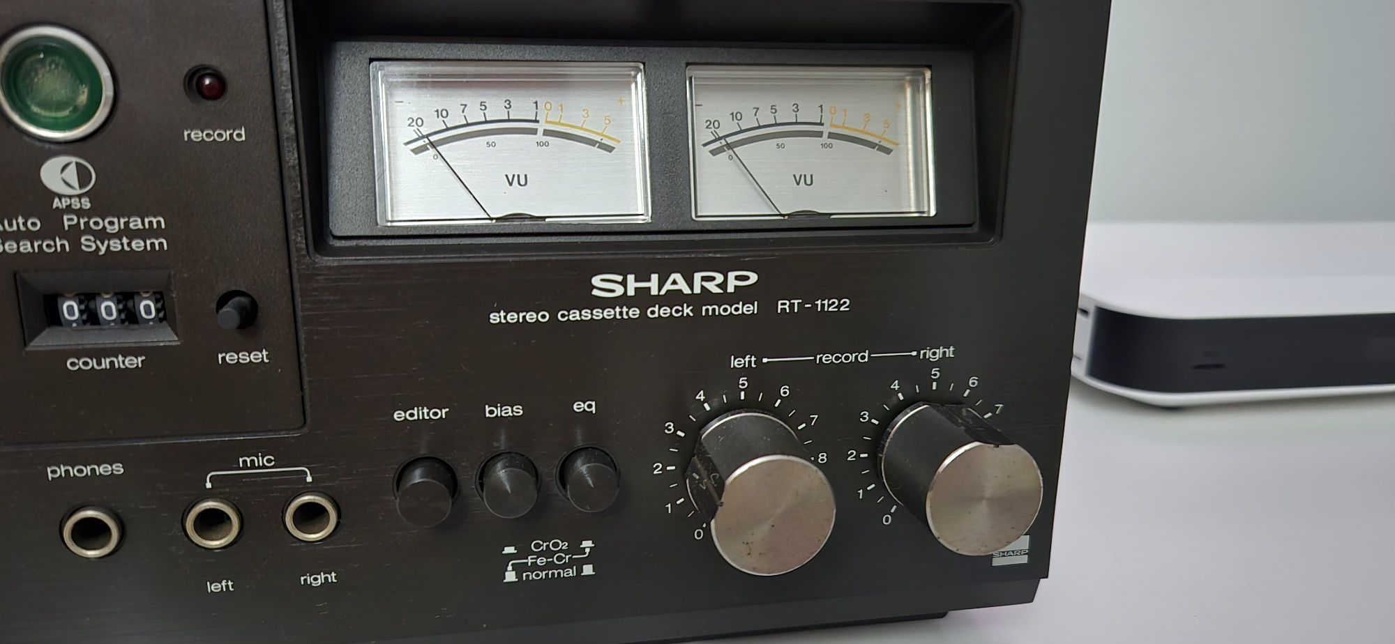 Tuner Sharp i magnetofon