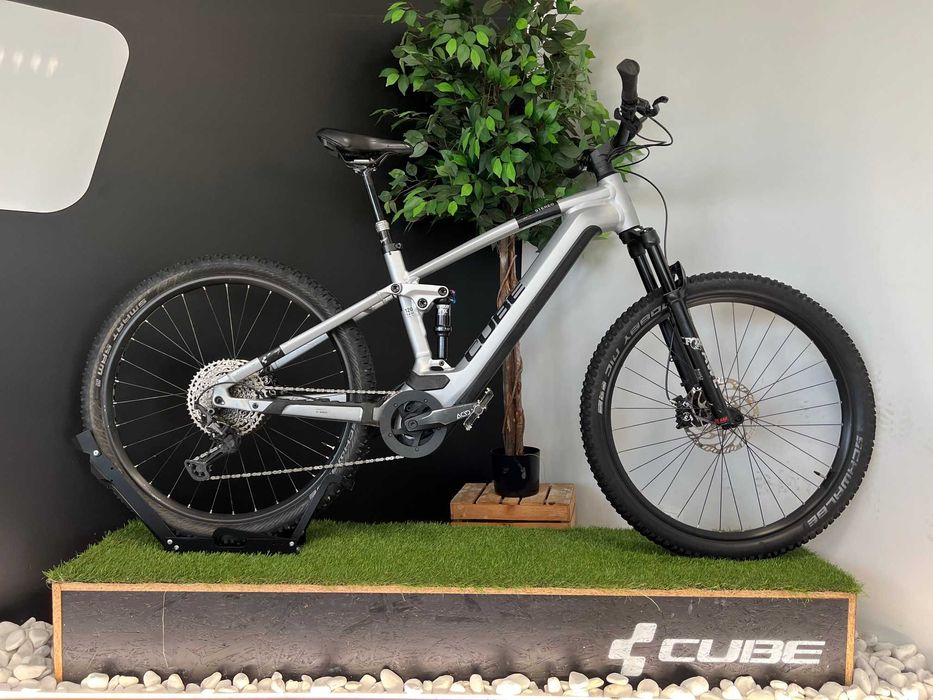 Rower elektryczny full CUBE STEREO HYBRID 120 RACE 625 rozmiar L