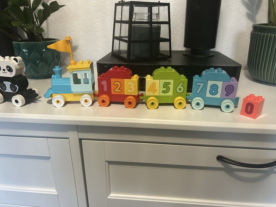 Zestaw klocków Lego duplo dla najmłodszych