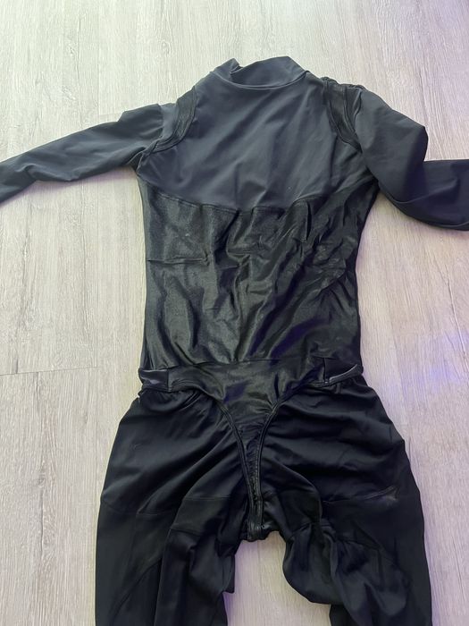 Продам одяг для фитнесу(топ, лосини, комбез)