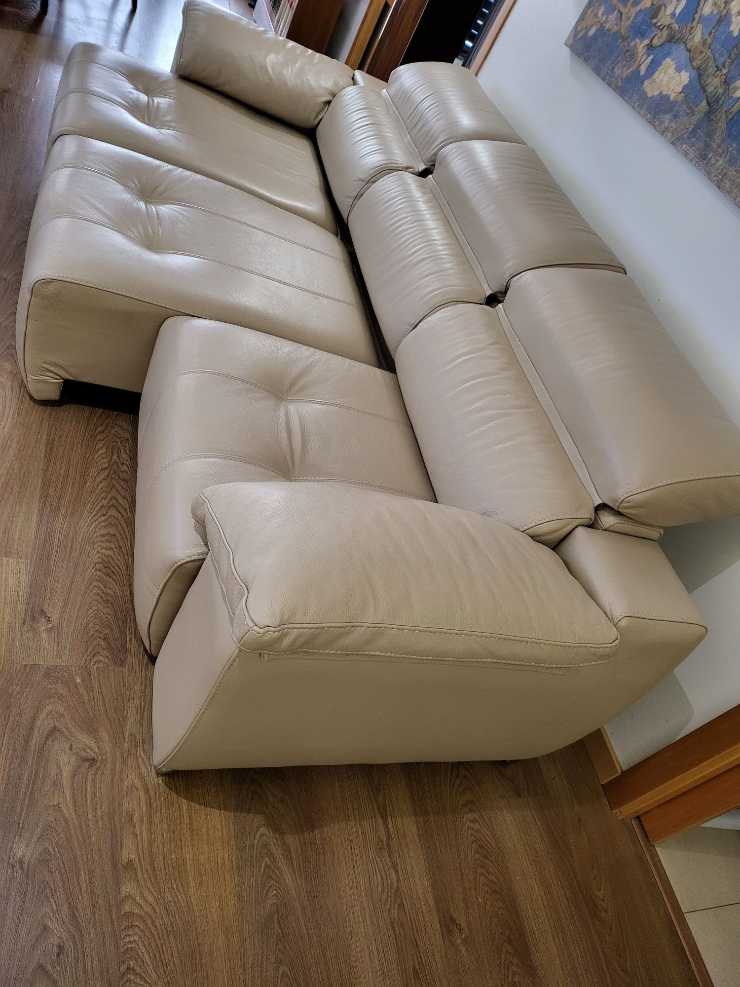 Sofa de 3 lugares em pele verdadeira