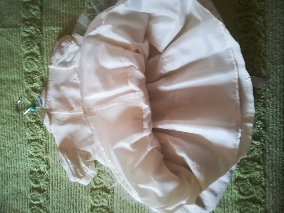 Vestidos de cerimónia de crianças.