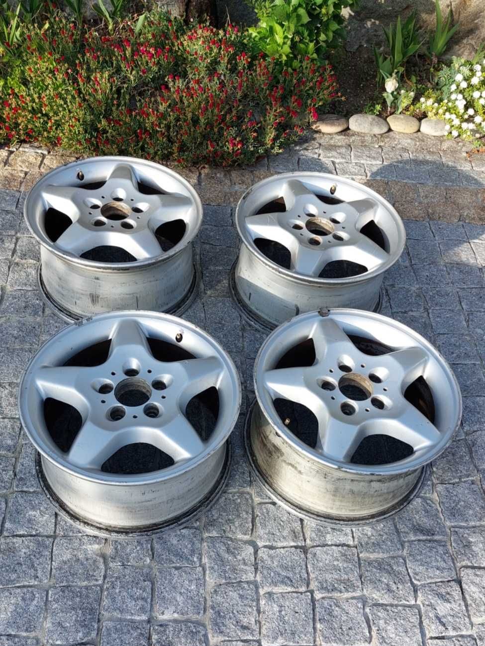 jantes Momo 14" 4/100 + 16" Mercedes