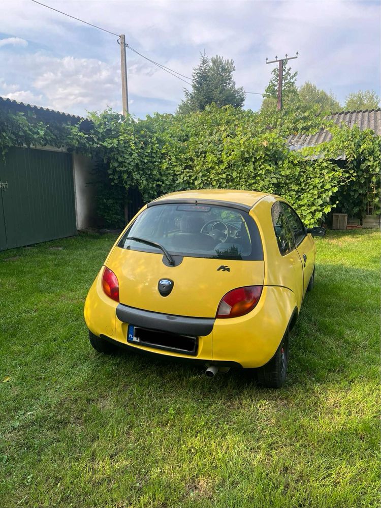 Sprzedam samochód Ford Ka 1,3 2004r. w b. dobrym stanie.