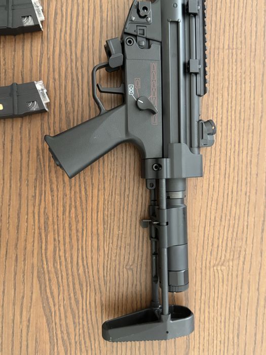 Arma airsoft cyma MP5 nova com caixa