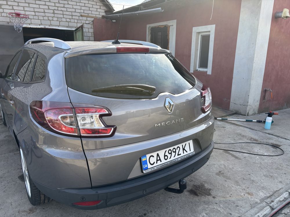 Продам доглянутий автомобіль рено меган