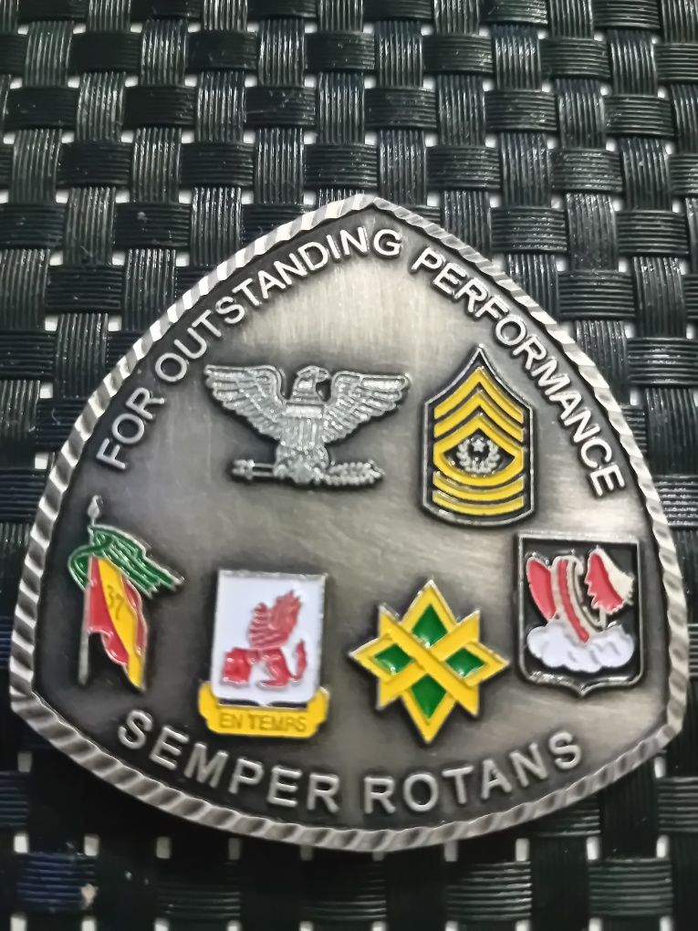 Coin wojskowy for outstanding performance semper rotans