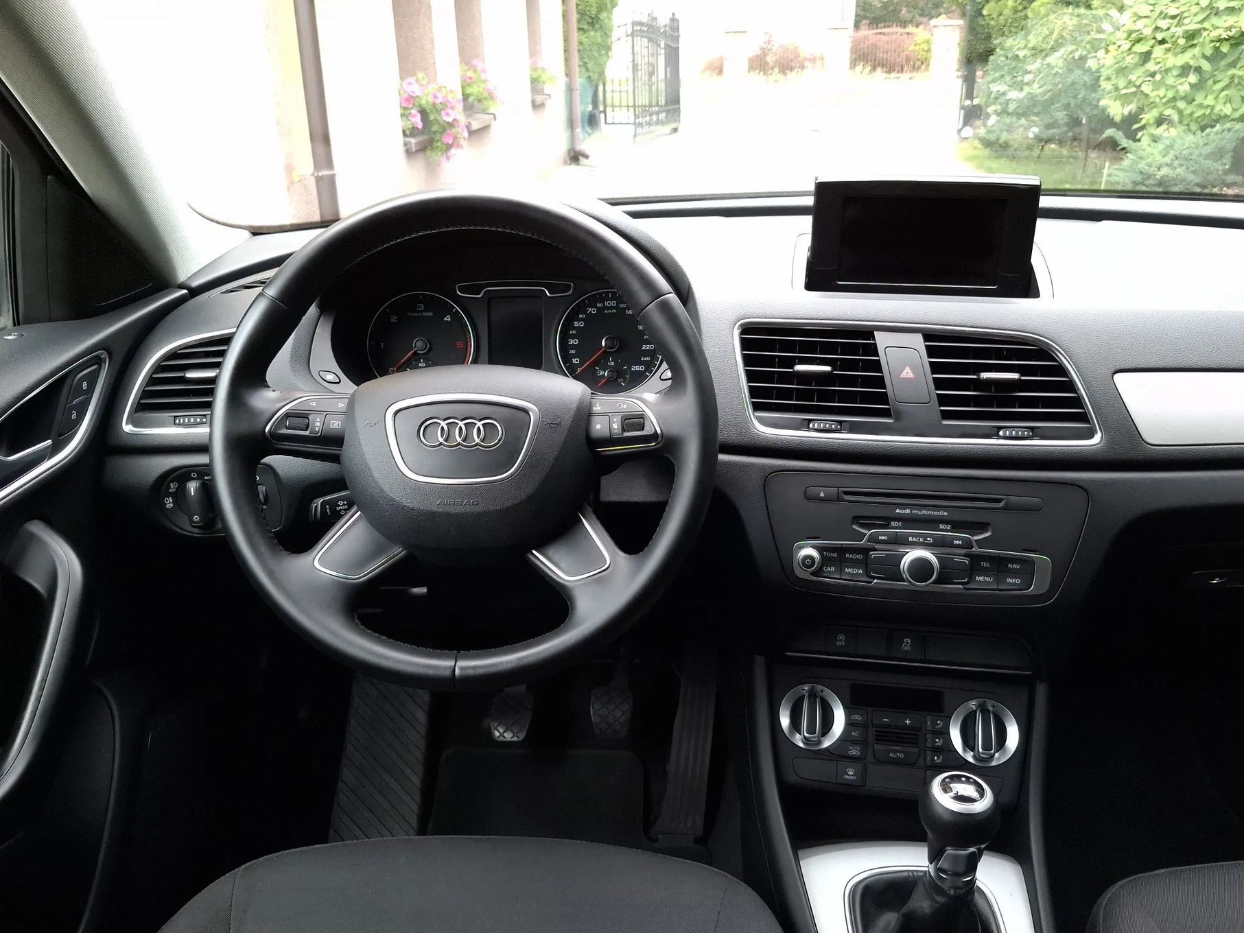 Audi Q3 PREMIUM niski przebieg!! JAK NOWA!!