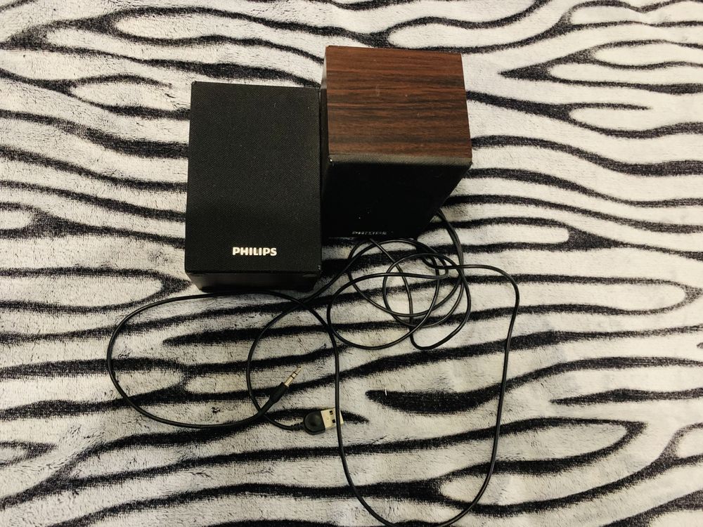Провідні колонки Philips