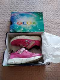 Buty/Sneakersy marki Geox dla dziewczynki, rozmiar 27
