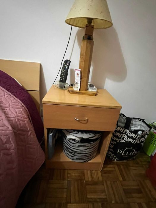 Quarto de casal completo com estrado novo 3 colchão em bom estado