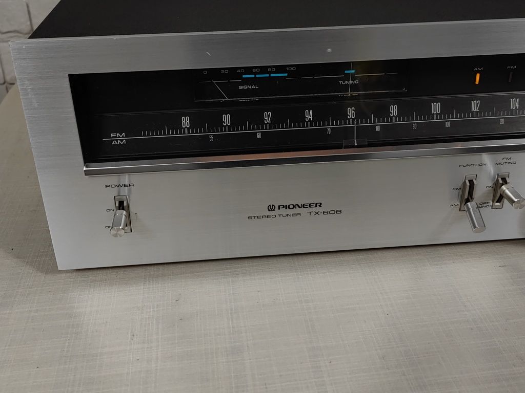 Pioneer TX-608 Piękny analogowy tuner radiowy FM stereo vintage