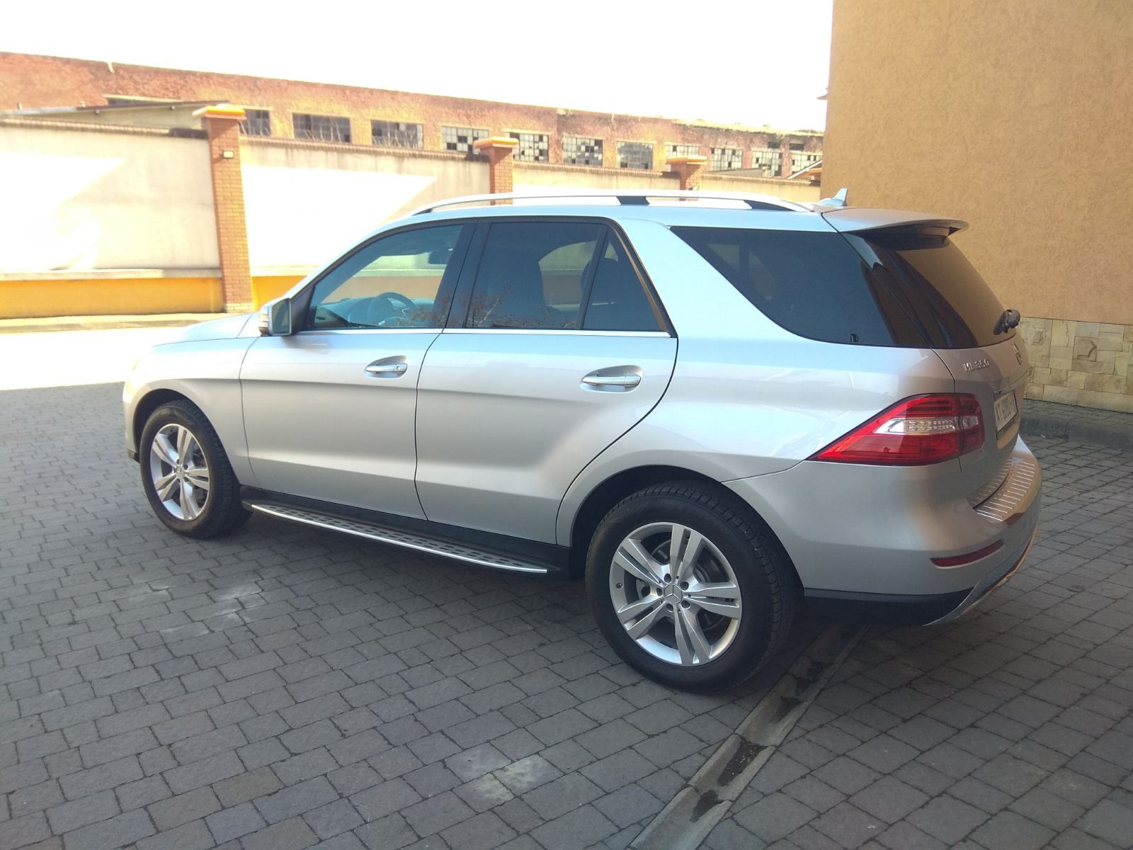 Продам автомобіль Mercedes ML 350