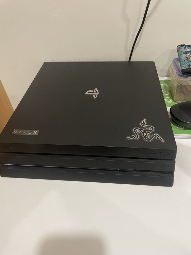 Ps4 Pro-1tb com comando para venda  ou troca(ps5)