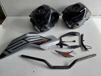 KTM DUKE 125 zbiornik paliwa kierownica owiewka lusterko