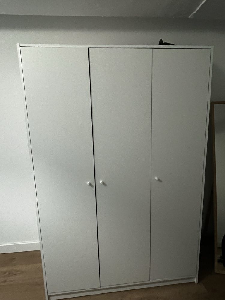 Armario IKEA branco - 3 portas