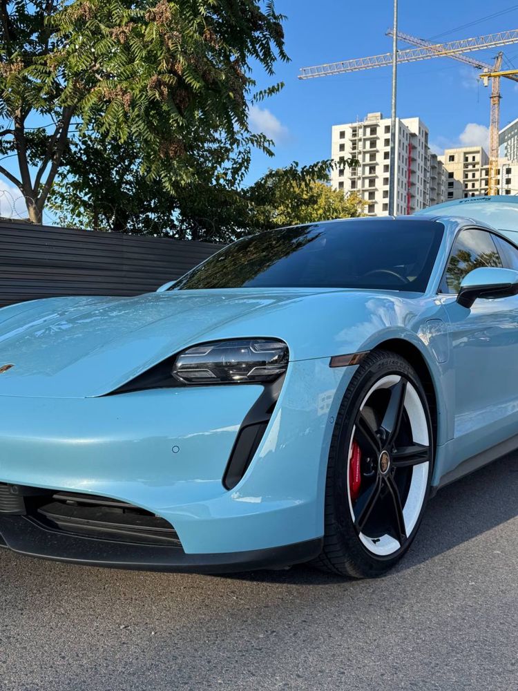 Porsche taycan 4s 2022 Перый хозяин.