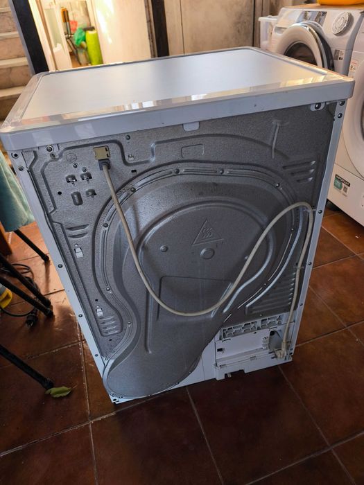 Máquina secar roupa