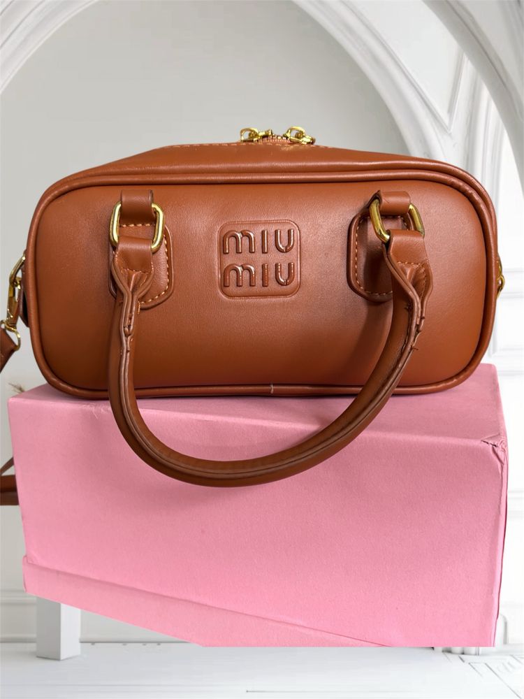 Torebka w stylu miu miu