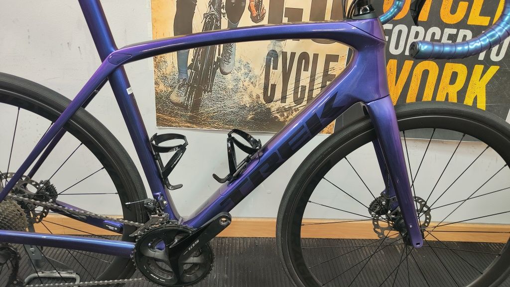 Trek Domane Rodas de carbono