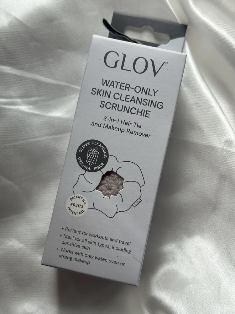 Glov water only skin cleansing scrunchie